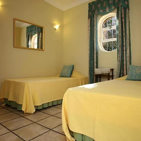 Juniper Fenced Pool Spacious House Prázdninový dům *