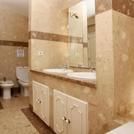 Prázdninový dům Juniper Fenced Pool Spacious House