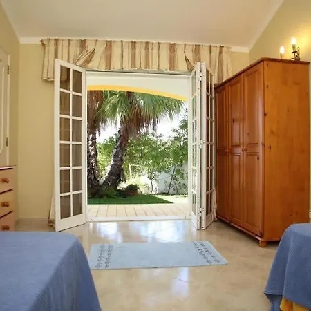 Juniper Fenced Pool Spacious House Holiday home *